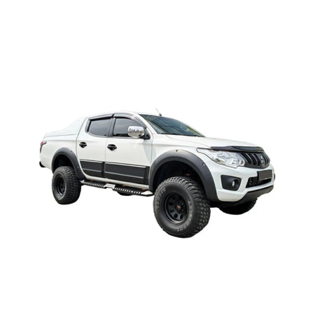 Kit de Molduras de Carrocería Apex Aero Design de 4 Piezas (Negro Brillante) – Protección y Estilo para Mitsubishi L200 (2015-2018)