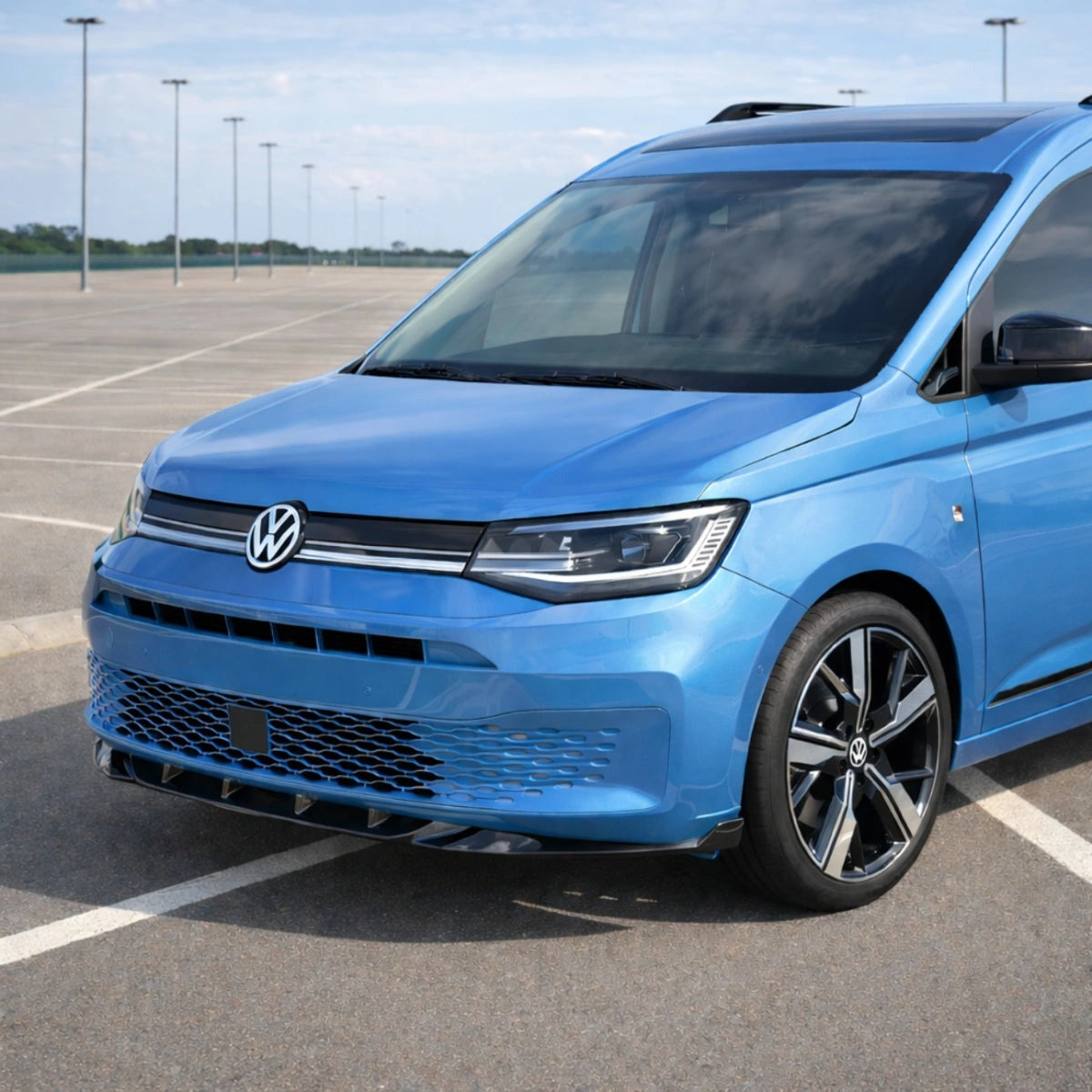 Splitter Delantero Apex Aero Design para VW Caddy Mk5 (2021+) - Negro Brillante - Estilo Deportivo para Furgonetas y Monovolúmenes