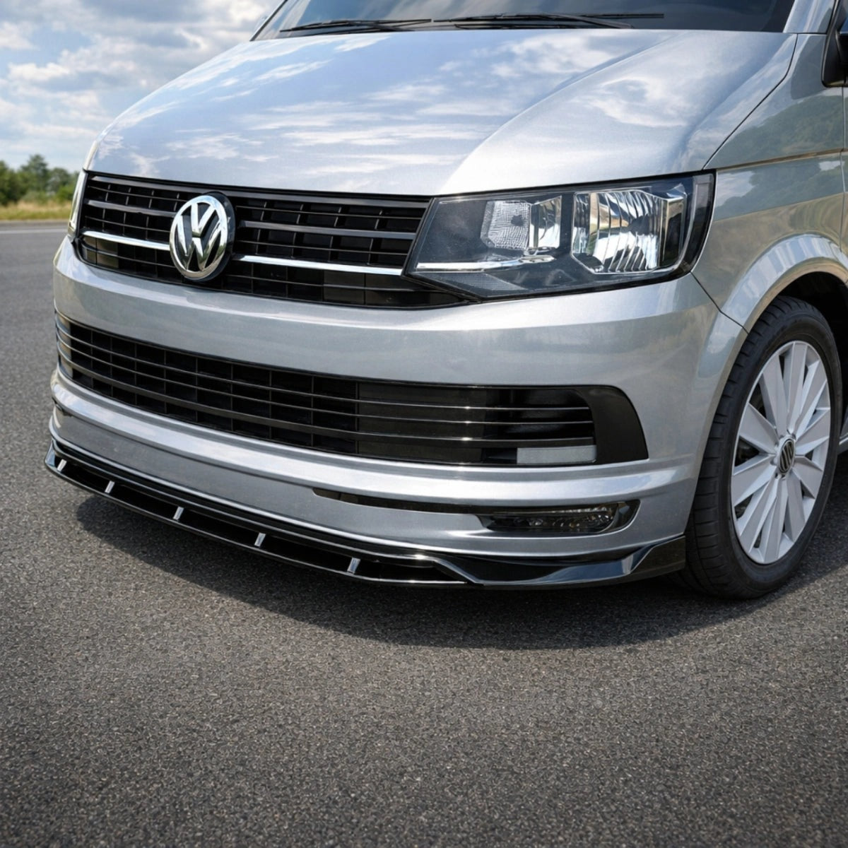 Splitter Delantero Apex Aero Design de 2 Piezas (ABS Negro Brillante) – Mejora Aerodinámica para VW Transporter T6 (2015-2019)
