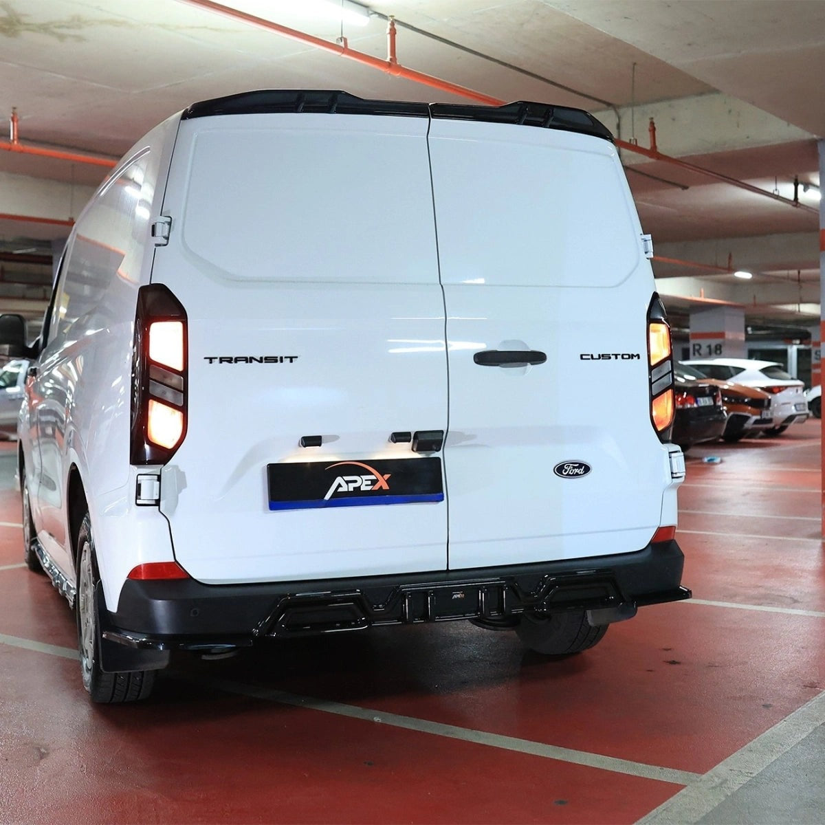 Extensión de Parachoques Trasero Apex Aero Design (Negro Brillante) – Estilo Deportivo para Ford Transit Custom Mk2 (2023+)