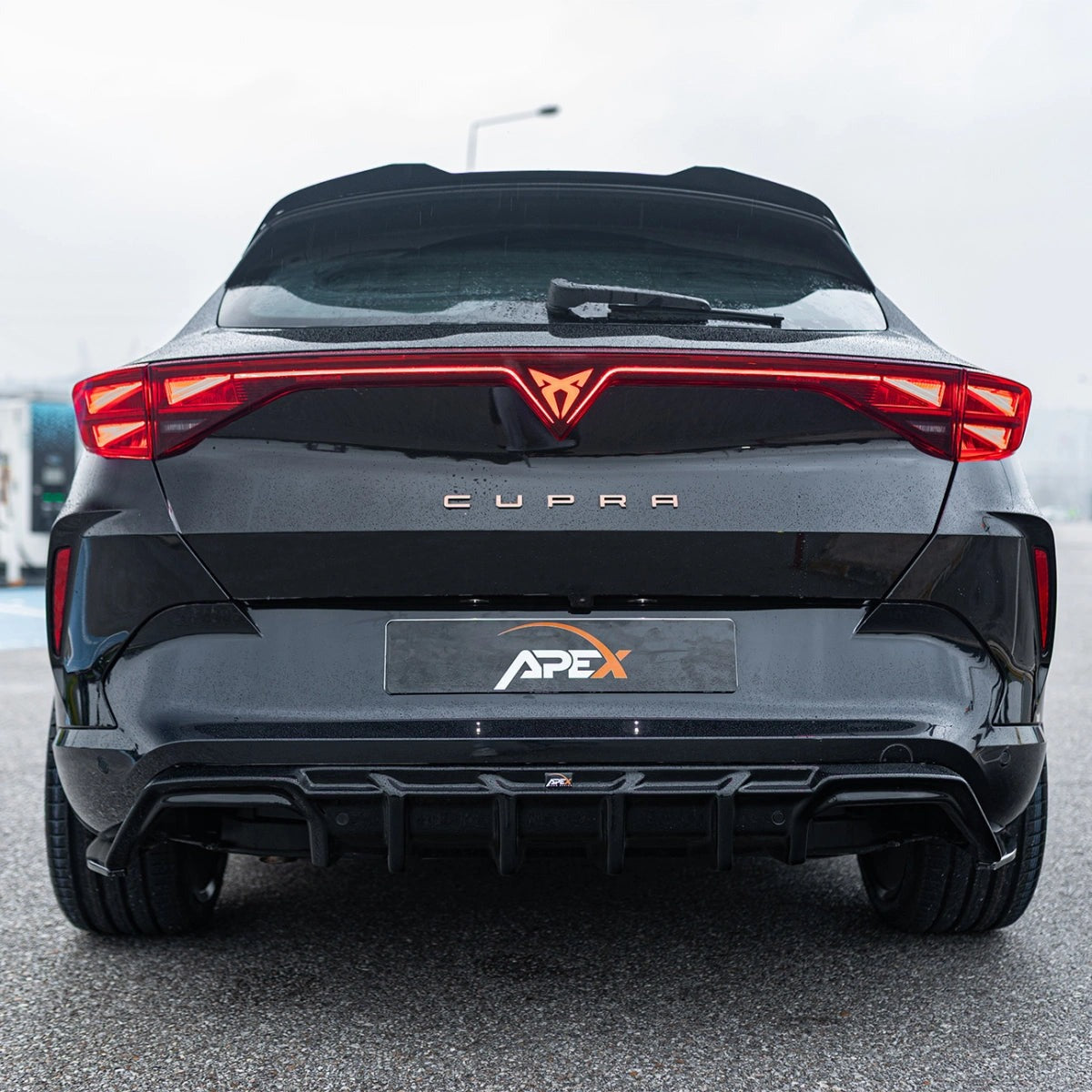 Difusor Trasero Apex Aero Design Negro Brillante (ABS de Alta Calidad) – Estilo Deportivo para Cupra Formentor (2020-2024)