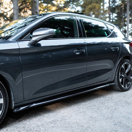 Taloneras Apex Aero Design Negro Brillante (Juego de 2 Piezas) – Estilo Deportivo para Cupra Leon y Seat Leon FR Mk4 (2020-2024+)
