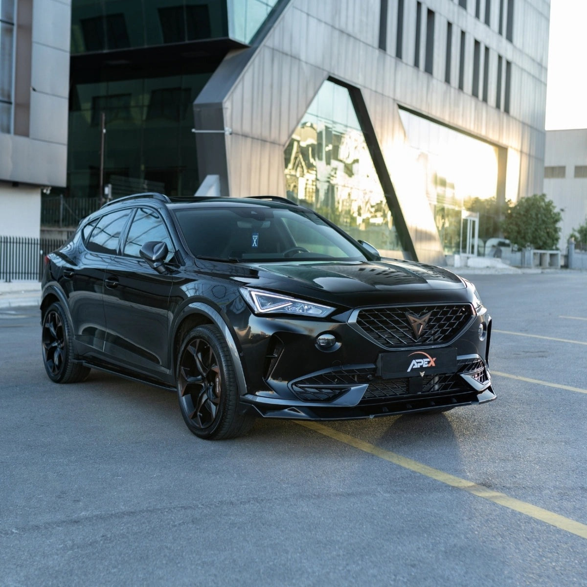 Taloneras Laterales Apex Aero Design Negro Brillante (Set de 2 Piezas) – Mejora de Estilo para Cupra Formentor (2020-2024+)