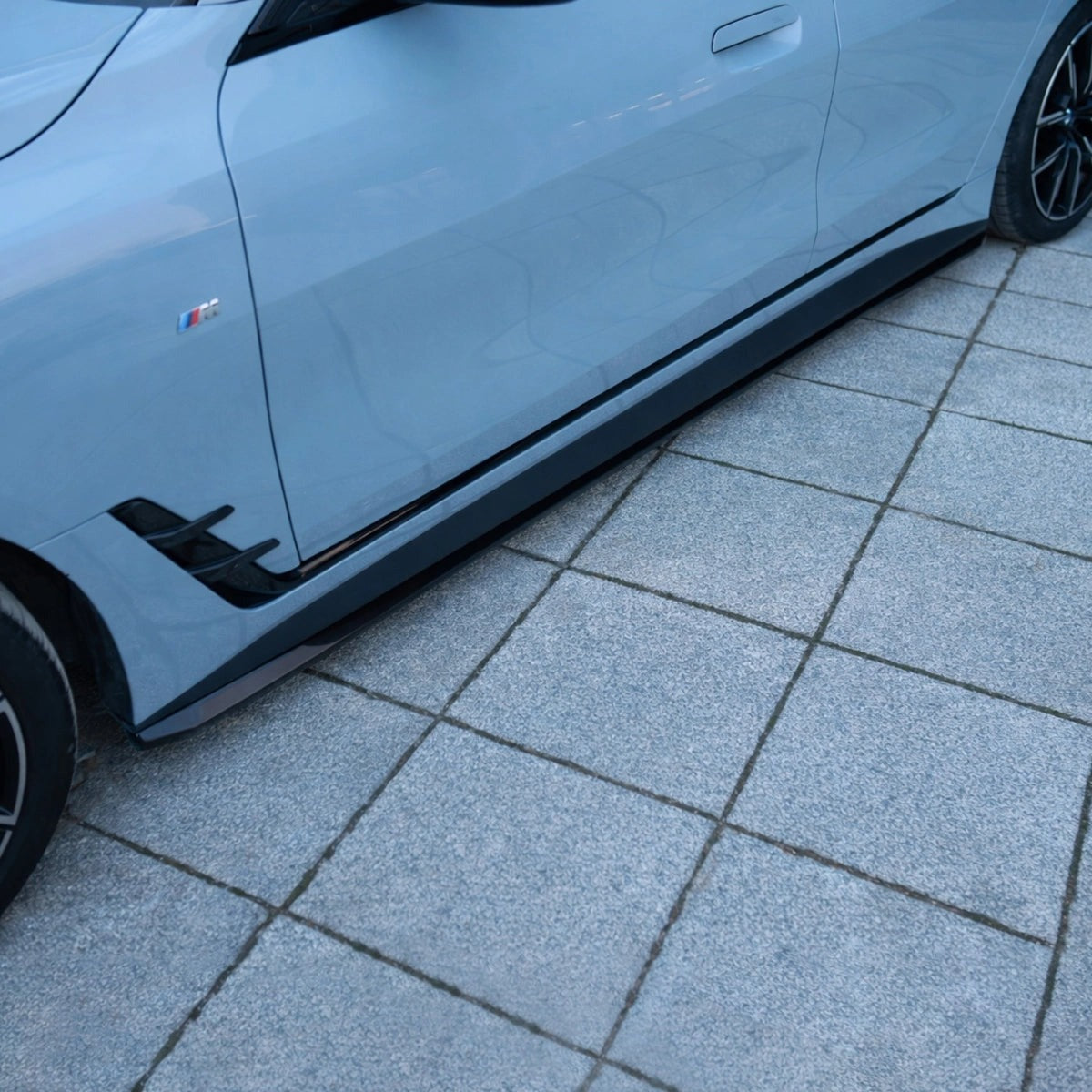 Taloneras Laterales Apex Aero Design BMW Serie 4 G26 Gran Coupé (2021+) (Negro Brillante) – Estilo Deportivo para BMW